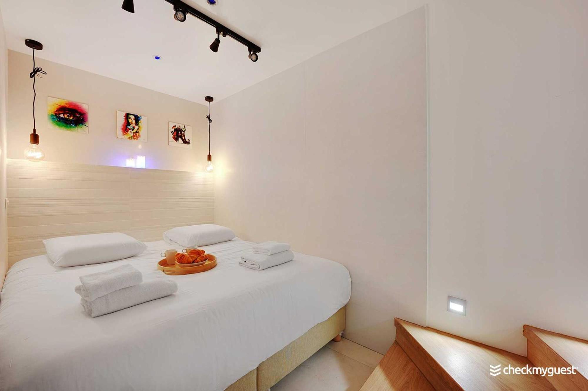 Intimate Apartment With Air Conditioner & Jacuzzi 2Br 6P Montmartre باريس المظهر الخارجي الصورة