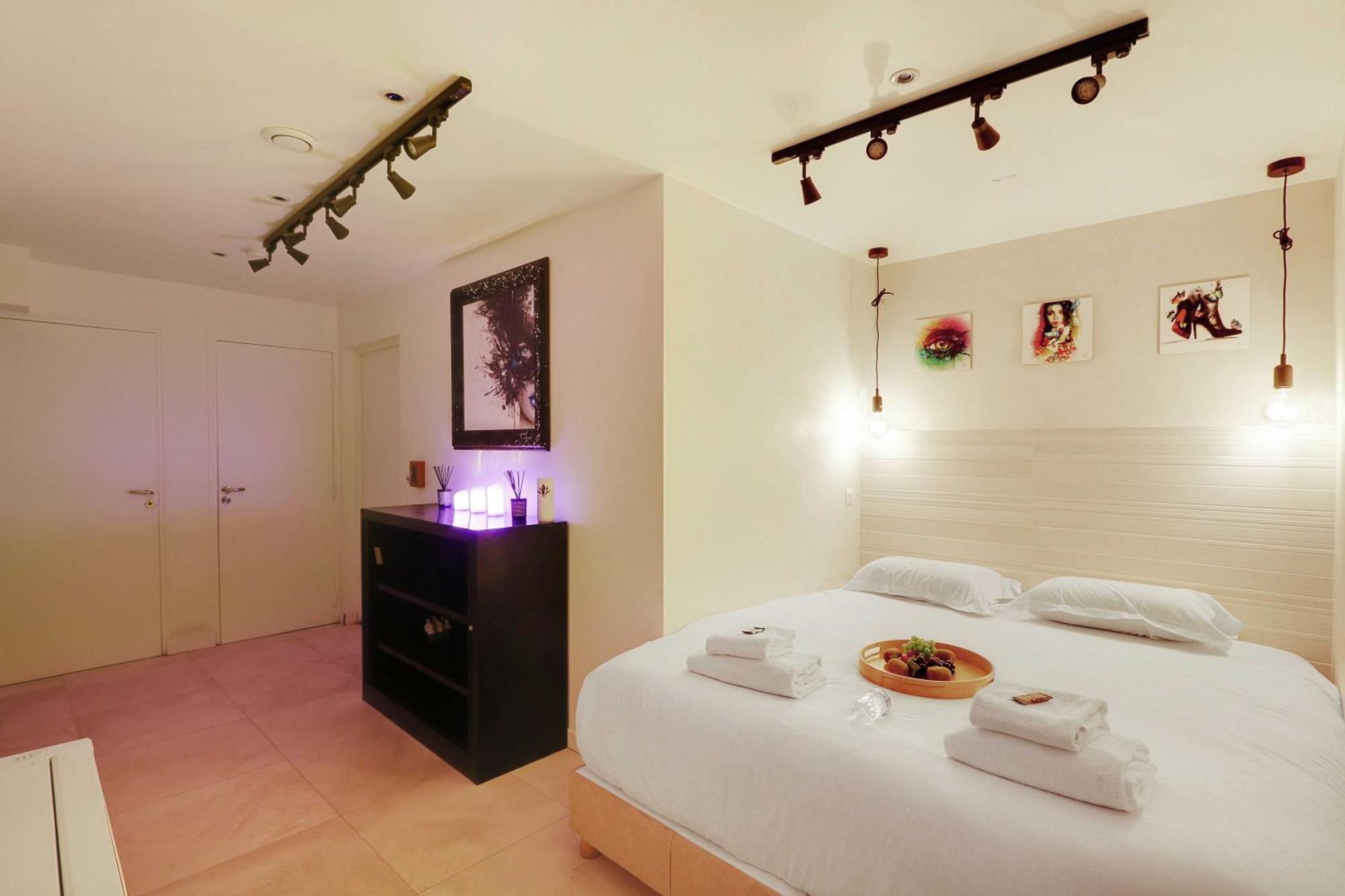 Intimate Apartment With Air Conditioner & Jacuzzi 2Br 6P Montmartre باريس المظهر الخارجي الصورة