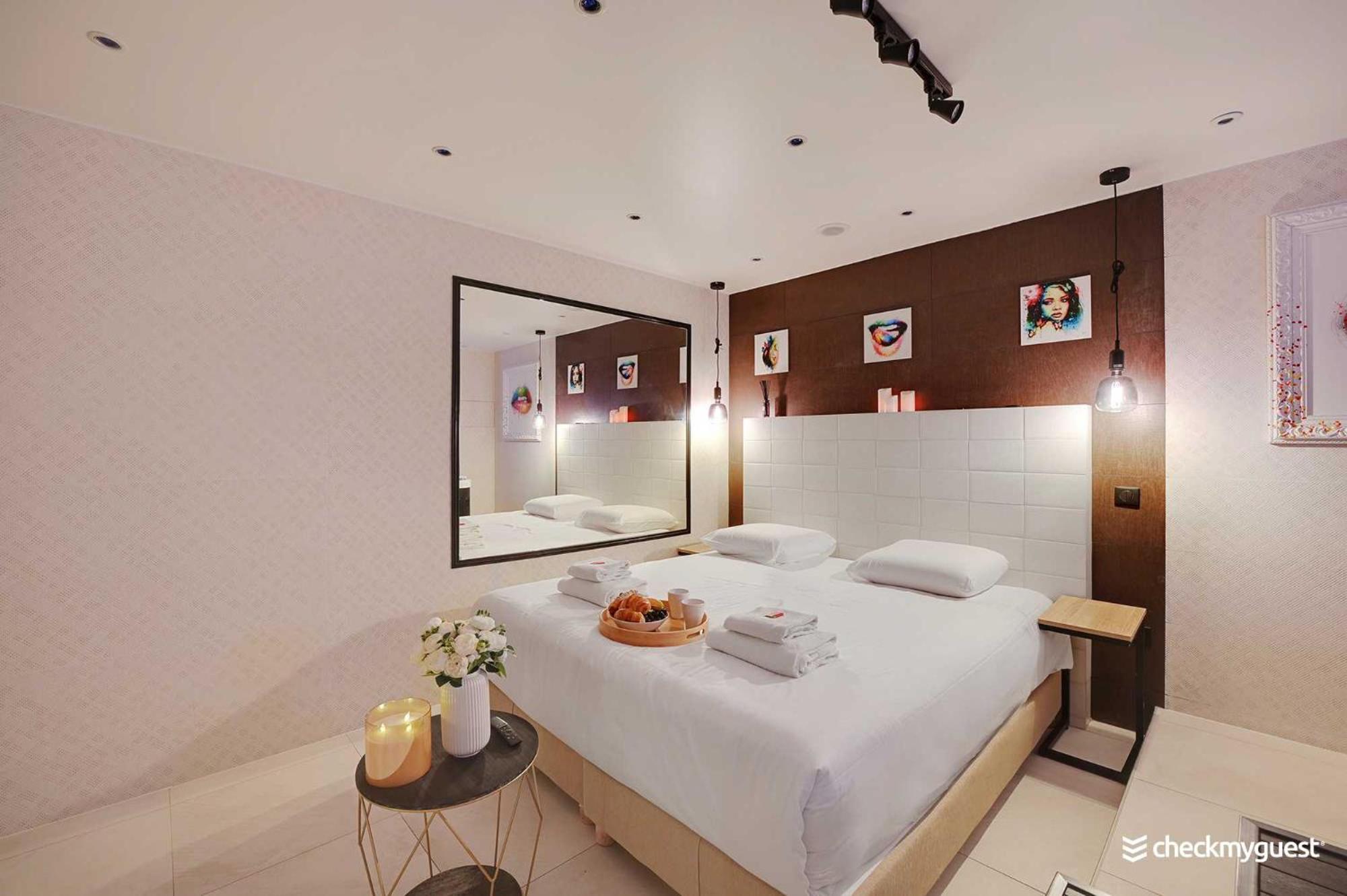 Intimate Apartment With Air Conditioner & Jacuzzi 2Br 6P Montmartre باريس المظهر الخارجي الصورة