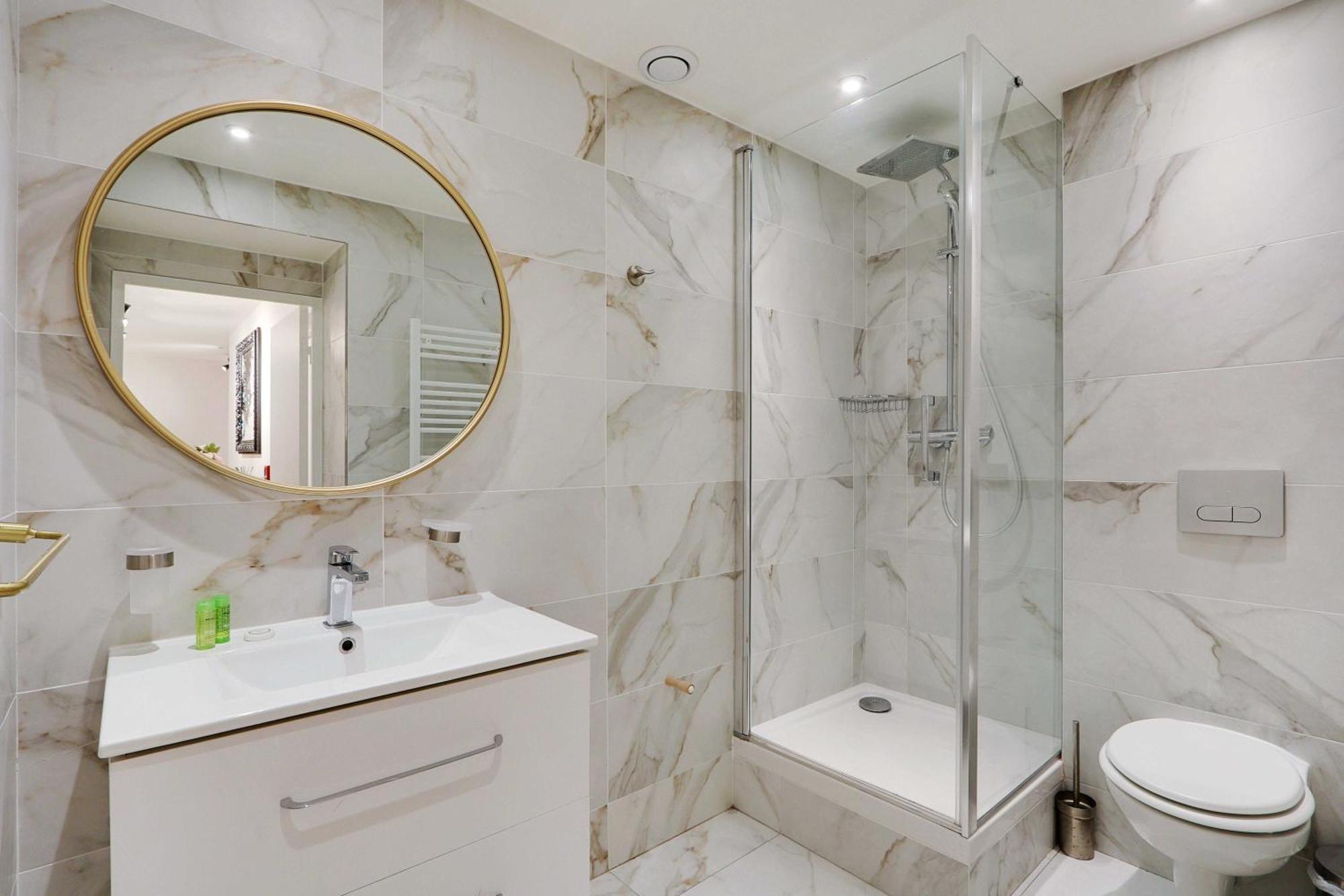 Intimate Apartment With Air Conditioner & Jacuzzi 2Br 6P Montmartre باريس المظهر الخارجي الصورة