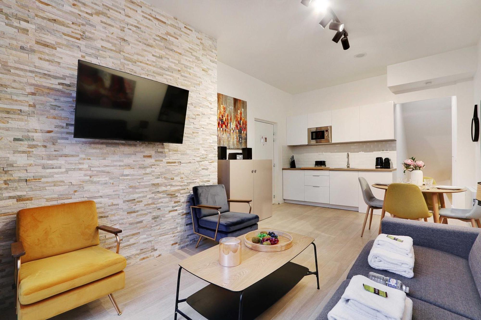 Intimate Apartment With Air Conditioner & Jacuzzi 2Br 6P Montmartre باريس المظهر الخارجي الصورة