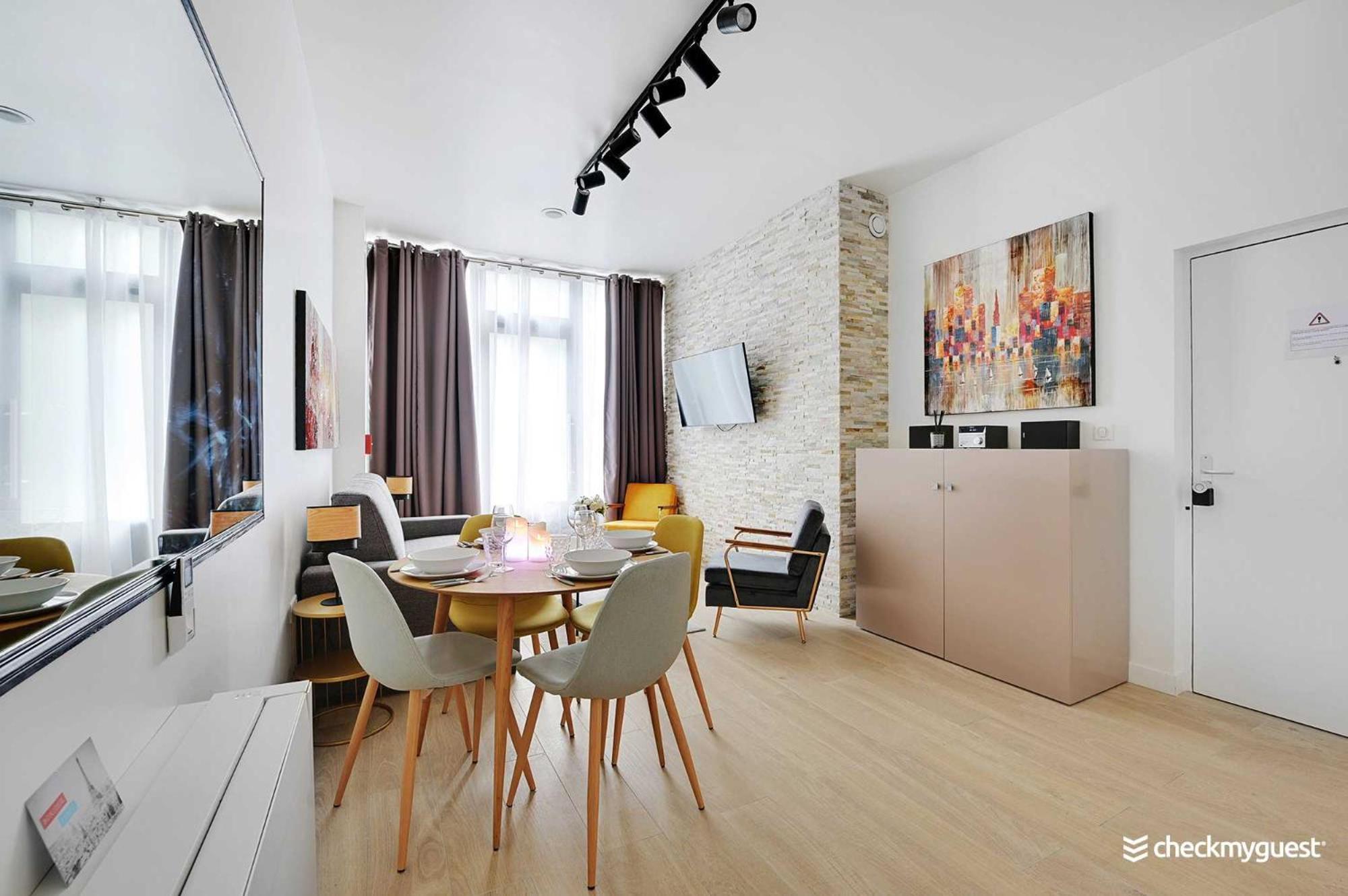 Intimate Apartment With Air Conditioner & Jacuzzi 2Br 6P Montmartre باريس المظهر الخارجي الصورة
