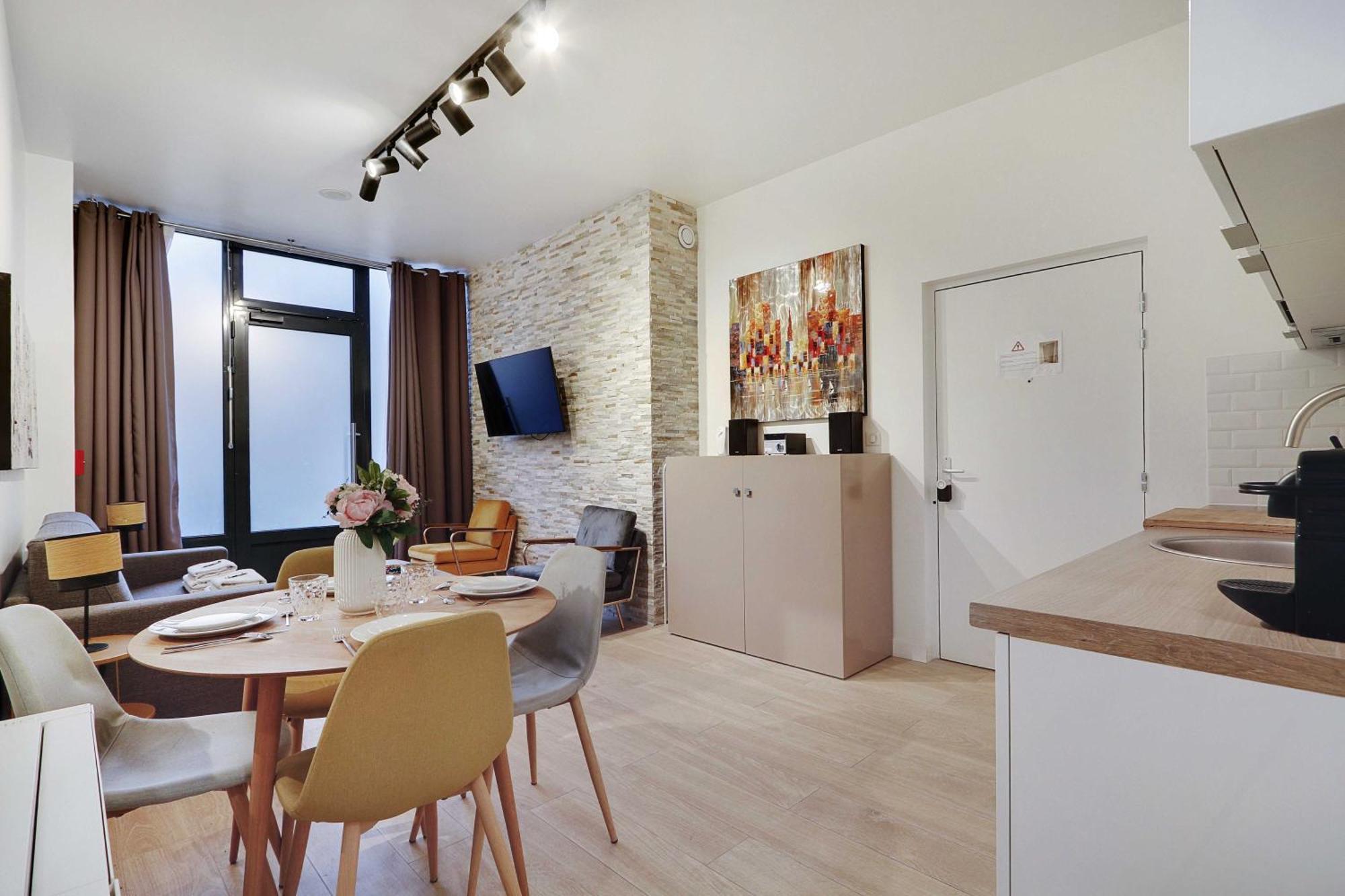Intimate Apartment With Air Conditioner & Jacuzzi 2Br 6P Montmartre باريس المظهر الخارجي الصورة