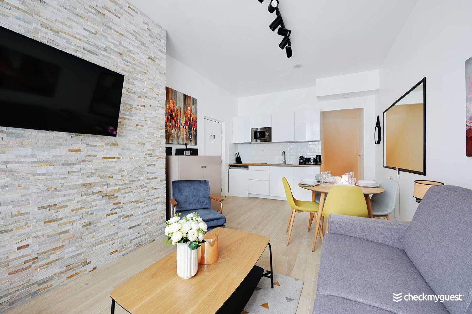 Intimate Apartment With Air Conditioner & Jacuzzi 2Br 6P Montmartre باريس المظهر الخارجي الصورة