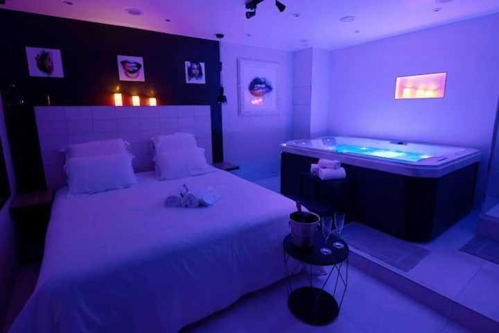 Intimate Apartment With Air Conditioner & Jacuzzi 2Br 6P Montmartre باريس المظهر الخارجي الصورة