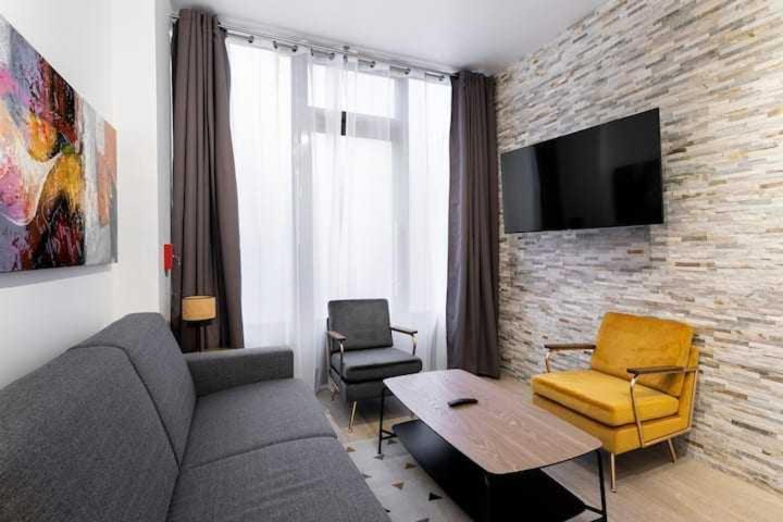 Intimate Apartment With Air Conditioner & Jacuzzi 2Br 6P Montmartre باريس المظهر الخارجي الصورة
